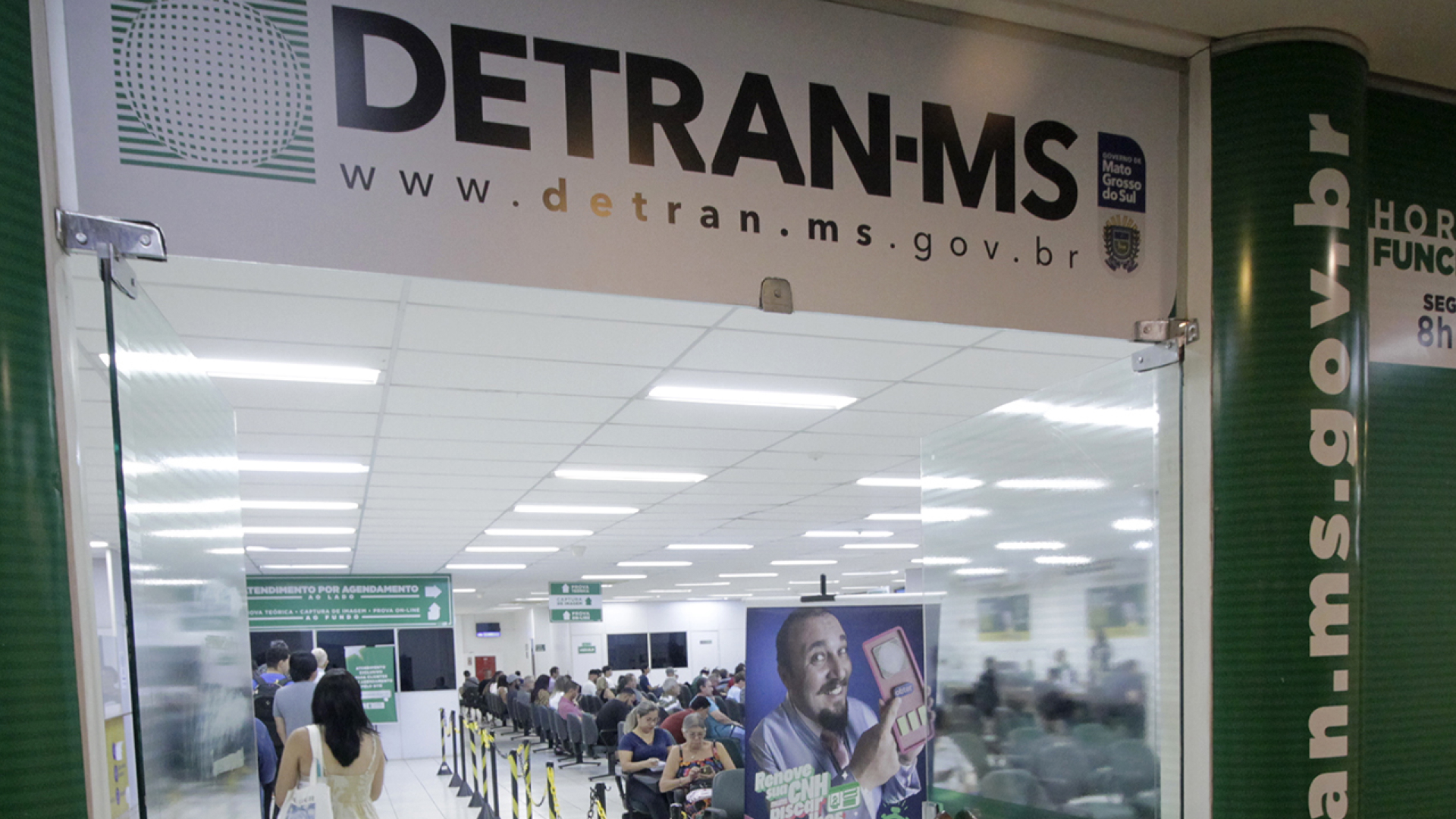 Detran-MS adota novas tecnologias para reforçar o atendimento humanizado nas agências