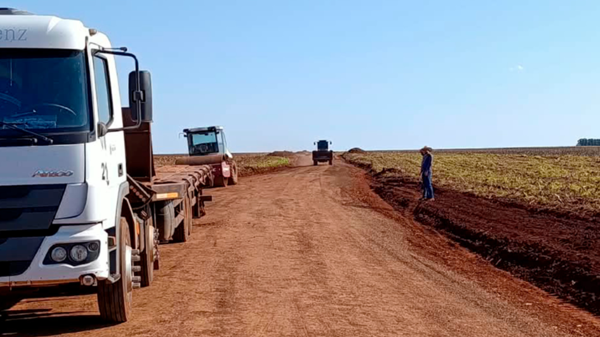 Sidrolândia cascalha estrada rural na Fazenda Laguna